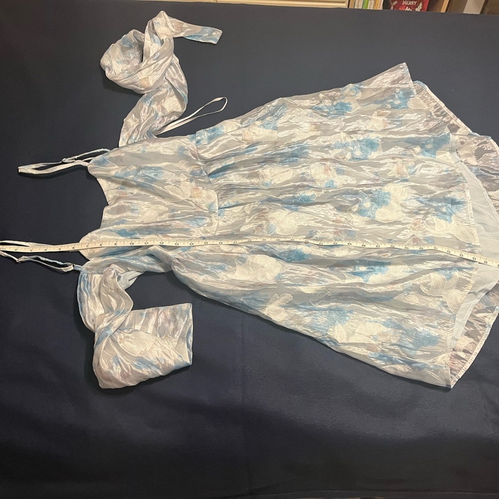 Lulus Delicate Charm Floral Jacquard Organza Dress. Silver and blue. Size L. NWT - Picture 9 of 11